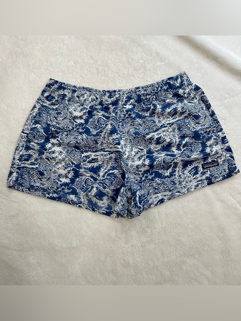 Patagonia Barely Baggies Shorts Crash Endless Blue Wave Print  Large 57044